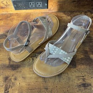 TOMS‎ Lexie Strappy Sandals Oxford Tan Heritage Canvas Diamond Tribal Size 9